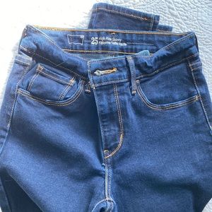 LEVI high rise skinny W25 L32 $60